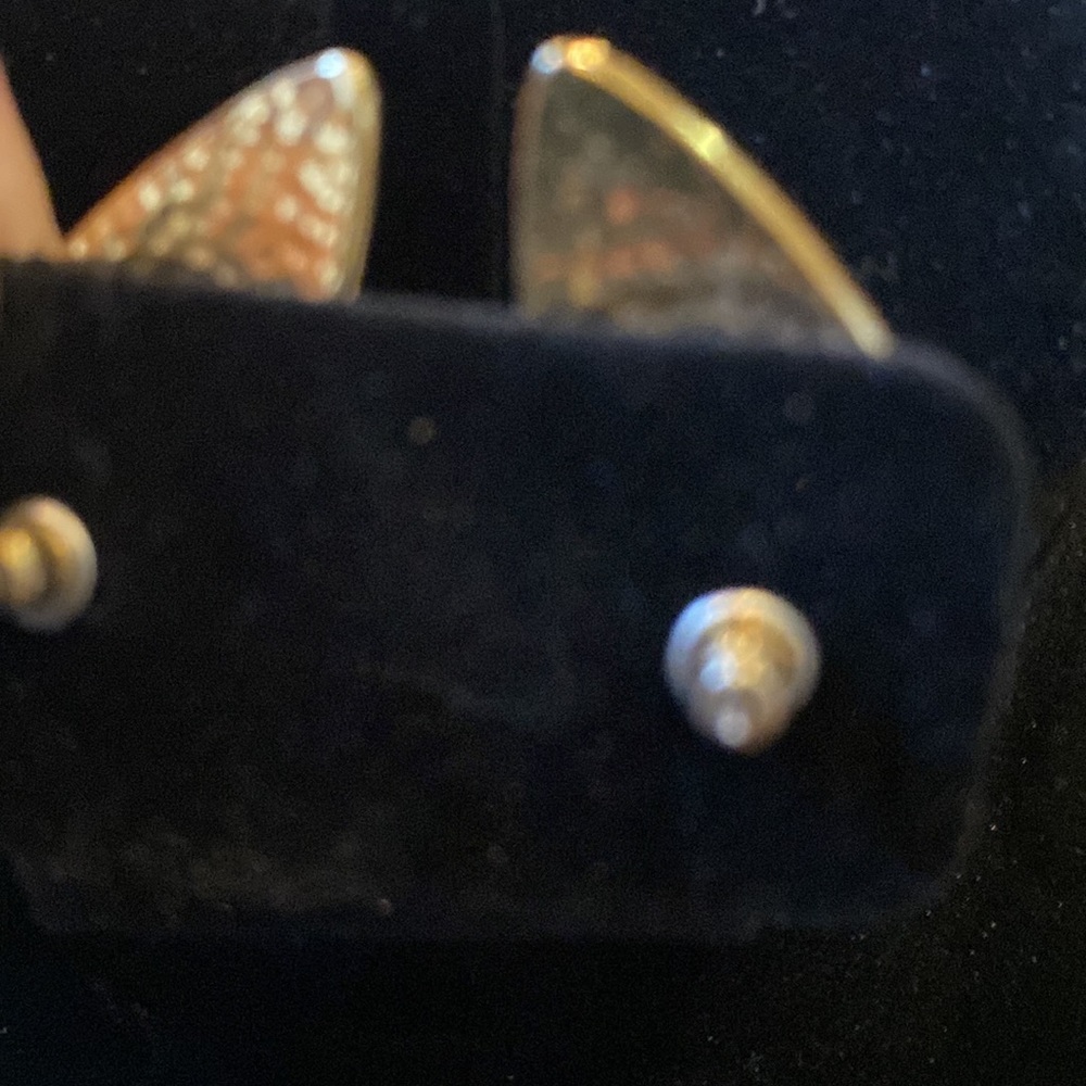 Vintage enamel and gold tone pierced earrings - Picture 4 of 5